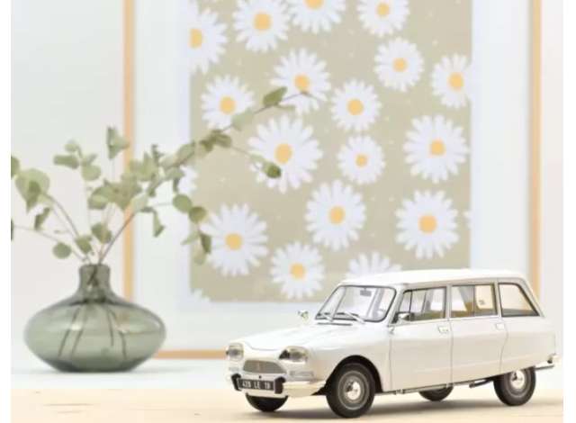 1975 Citroen Ami 8 Break, white/Norev 1/18ミニカー 300台限定