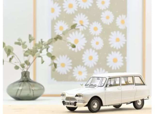 1975 Citroen Ami 8 Break, white/Norev 1/18ミニカー 300台限定