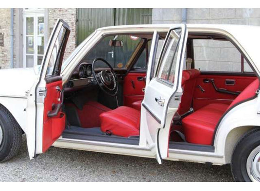 1965-1967 Mercedes Benz 250 SE with red Interior, white/Norev 1/18ミニカー 1000台限定