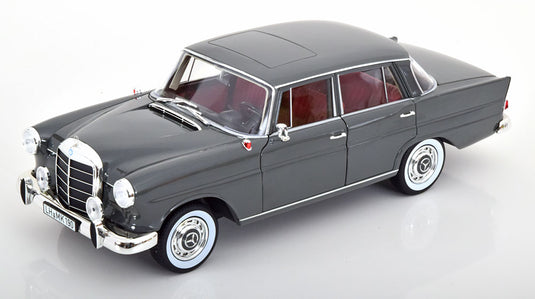 Mercedes 190D W110 1964 限定500台 ドア開閉可 ボンネット開閉可 トランク開閉可/ Norev 1/18 ミニカー