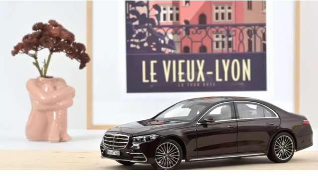 2021 メルセデスベンツ S-Class AMG-Line レッドメタリック/ Norev  1/18 ミニカー
