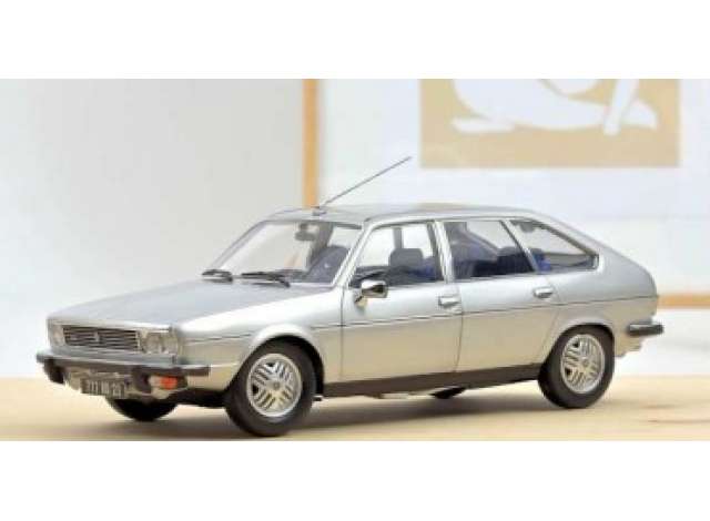 1979 Renault 30 TX, silver/Norev 1/18ミニカー