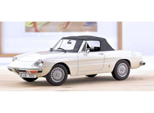 1978 Alfa Romeo 2000 Spider, white/Norev 1/18ミニカー
