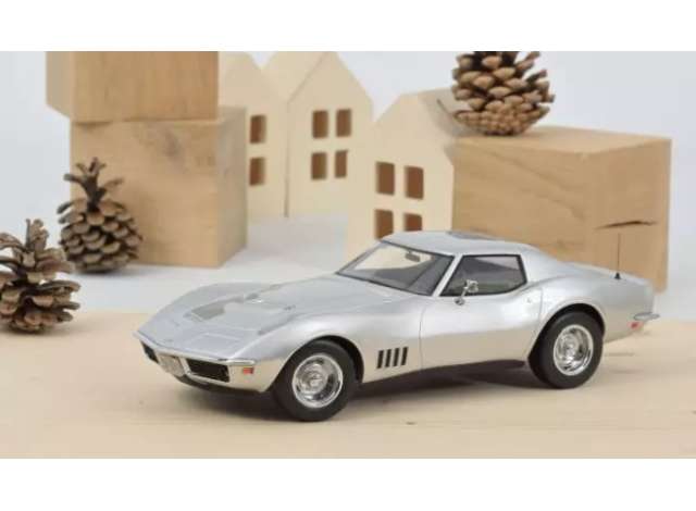1969 Chevrolet Corvette クーペ シルバーミニカー/ Norev1/18
