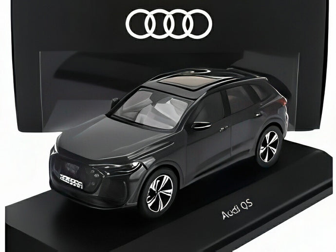 AUDI Q5 2025 タンボラグレー/ Norev 1/43 ミニカー