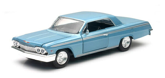 Chevroletシボレー Impala SS 1962 Light BlueFeatu / NEW-RAY 1/25 ミニカー 模型