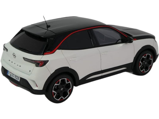 オペル モッカe GSライン 2021/ OTTO 1/18 ミニカー