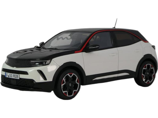 オペル モッカe GSライン 2021/ OTTO 1/18 ミニカー