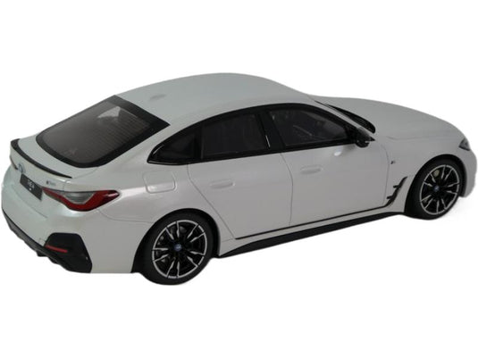 BMW i4 M50/ OTTO 1/18 ミニカー