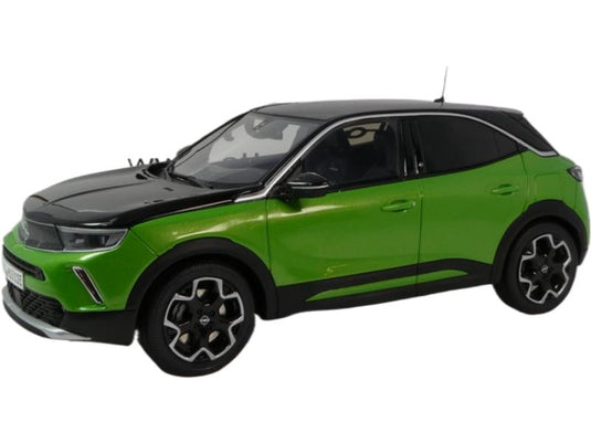 オペル モッカe GSライン 2021/ OTTO 1/18 ミニカー