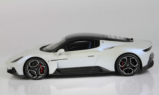 Maserati MC20Bianco Audace /Carbon Roof/BBR 1/18ミニカー