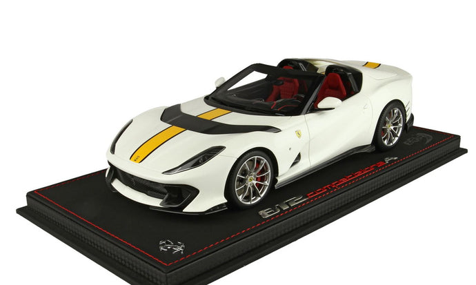 Ferrari 812 Competizione AAvus White Con Riga Gialla/BBR 1/18ミニカー