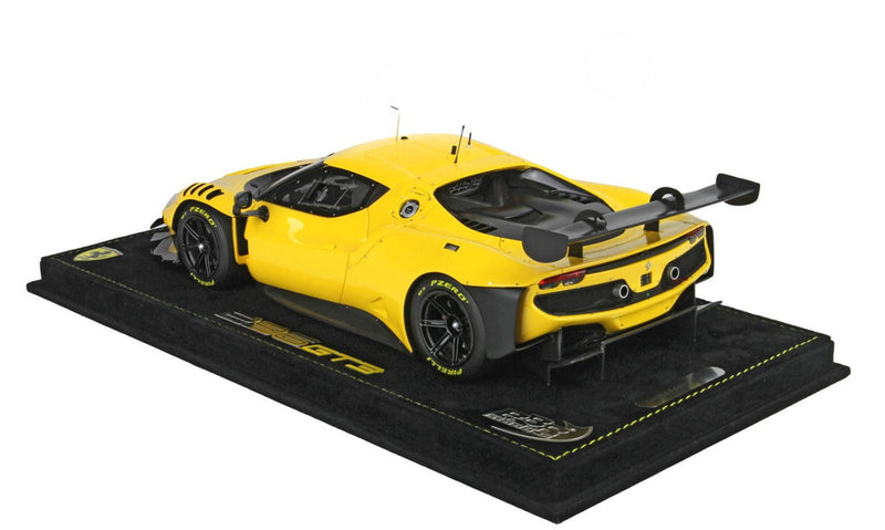 ギャラリービューアに画像をロードする, Ferrari 296 GT3 2022 - Cerchi Nero LucidoGiallo Modena/BBR 1/18ミニカー
