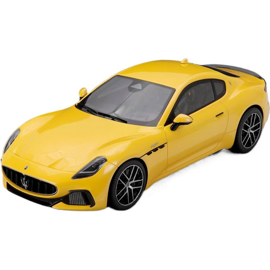 Maseratiマセラティ GranTurismoグランツーリスモ Trofeoトロフェオ 2023 Giallo Corsaジャッロコルサ Yellowイエロー / Maserati Models 1/18 ミニカー