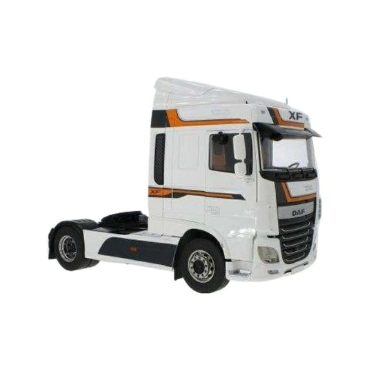 DAF XF Space Cab 2016 white トラック / Premium ClassiXXs 1/18 建設機械模型 工事車両