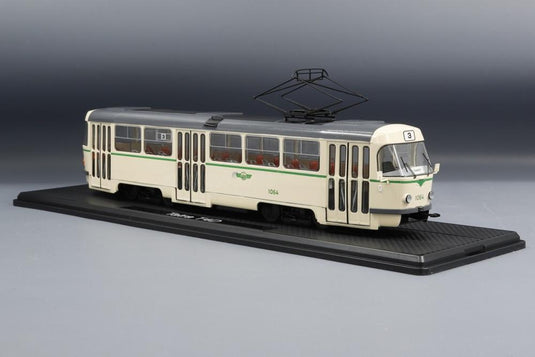 Tatra T4D トラム マグデブルク ベージュ/ Premium ClassiXXs 1/43 ミニカー