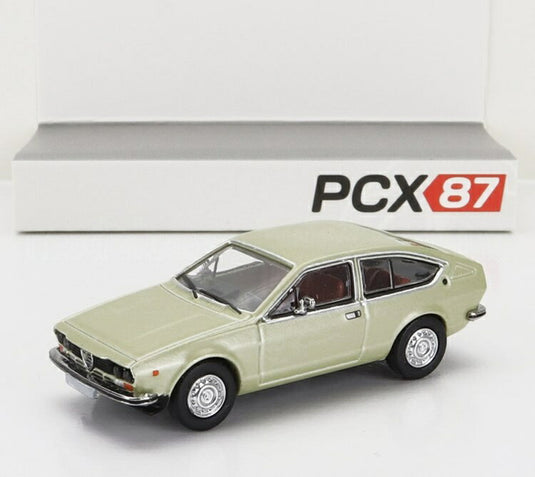 ALFA ROMEOアルファロメオ ALFETTAアルフェッタ GT 1974 ベリーライトグリーンメタリック / PREMIUM CLASSIXXS 1/87 ミニカー