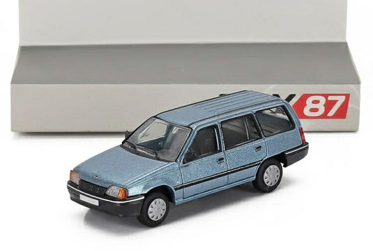 OPELオペル KADETTカデット E キャラバン SW ステーションワゴン 1985 ライトブルー / PREMIUM CLASSIXXS 1/87 ミニカー