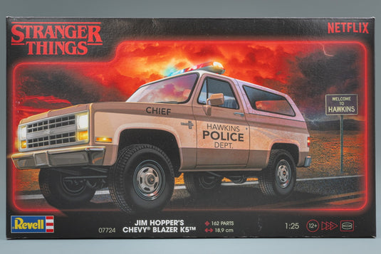 Stranger Things Jim Hopper's 1985 Chevyシボレー Blazer K5 組み立てプラモキット模型 カーモデル /Revell 1/25