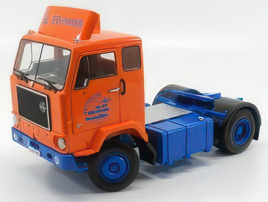 VOLVO F88 TRACTOR TRUCK TRANSPORTS DEUTRANS 1965 ORANGE BLUE/ROAD-KINGS 1/18ミニカー