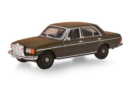 メルセデスベンツ 230E 軍用仕様 グリーン Mercedes ヘルパ 1/87 / Schuco 1/87 ミニカー