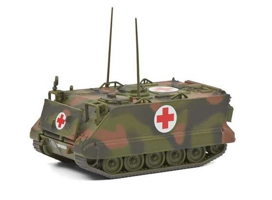 M113 装甲兵員輸送車 衛生兵仕様 迷彩 ヘルパ 1/87 ミリタリー タンク / Schuco 1/87 ミニカー