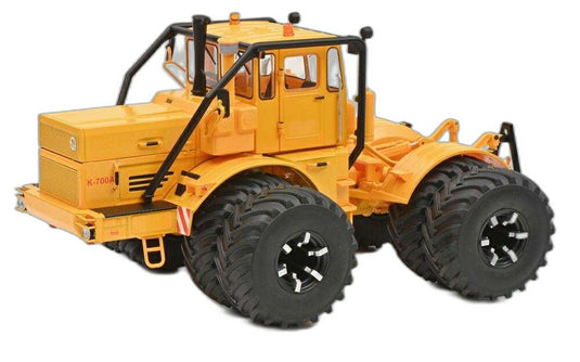 Kirovets K700 ダブルタイヤ / Schuco 1/32 ミニカー