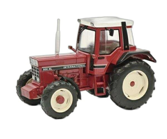 Case 956 XL レッド 450787800/ Schuco 1/32  模型 ミニカー