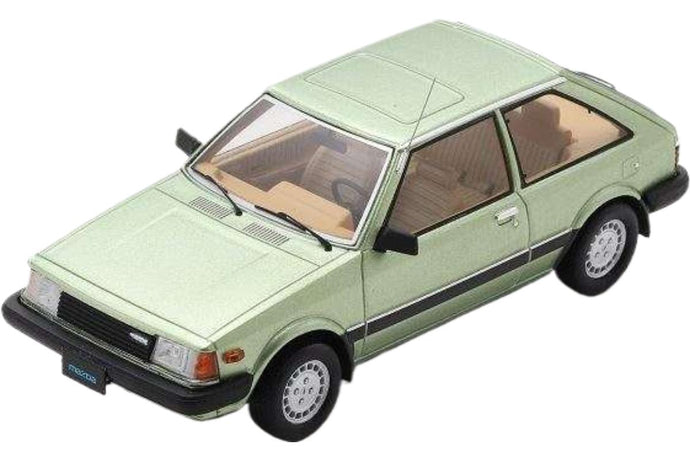 Mazda Familia 323 1980-84 / Schuco 1/87 建設機械模型 工事車両