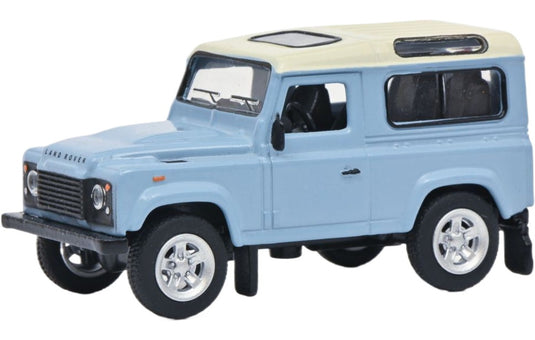 Land Rover Defender / Schuco 1/64 ミニカー