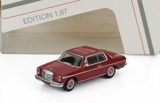 MERCEDES BENZ 200D W114 クーペ 1968 レッド/ Schuco 1/87 ミニカー