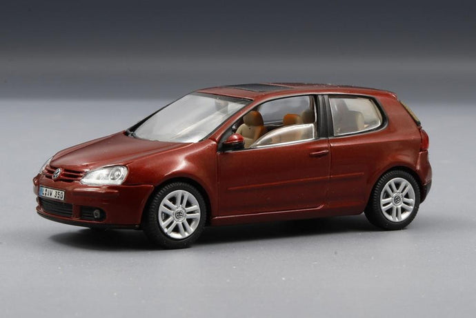 Volkswagen Golf V 3ドア レッドメタリック/ Schuco 1/43 ミニカー