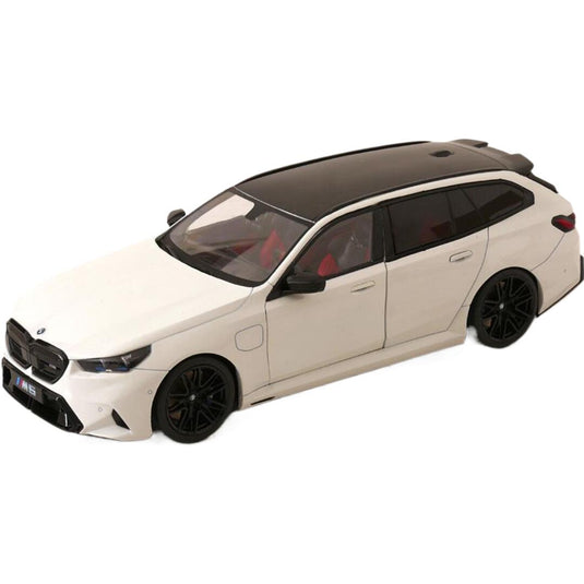 BMW M5 G99 Touringツーリング 2025 ホワイト / SOLIDO 1/18 ミニカー