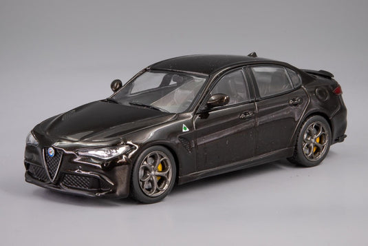 Alfa Romeoアルファロメオ Giuliaジュリア Quadrifoglioクアドリフォリオ 2.9l Bi-Turbo 2019 ブラック ダイキャストモデル ミニカー /SOLIDO 1/4