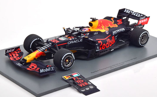 Red Bull RB16B 優勝 GPオランダ 世界チャンピオン Verstappen 2021 ピットボード付き/ Spark 1/18 ミニカー