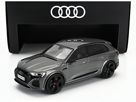 AUDI Q8 e-tron 2023 クロノスグレーメタリック/ Spark 1/43 ミニカー