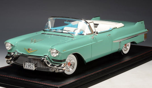 【予約】8-10月以降発売予定CADILLAC シリーズ 62 カブリオレ オープン 1957 ライトグリーン / STAMP-MODELS 1/18 ミニカー