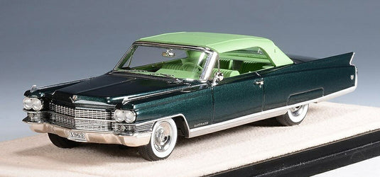 【予約】2026年発売予定CADILLAC Eldorado Biarritz カブリオレ クローズド 1963 ツートングリーン / STAMP-MODELS 1/43 ミニカー