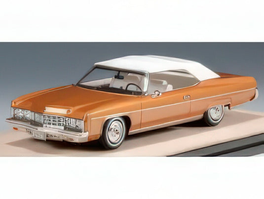 【予約】2025年発売予定CHEVROLET - CHEVROLET CAPRICE CONVERTIBLE CLOSED ROOF 1973 - MEDIUM ORANGE MET/STAMP-MODELS 1/43ミニカー