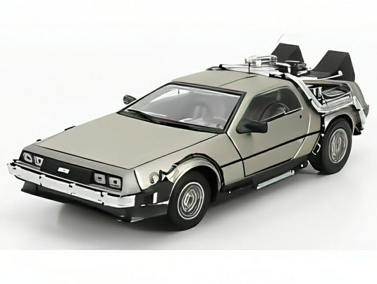 DE LOREAN タイムマシン バック・トゥ・ザ・フューチャー 1 シルバー/ Sun Star 1/18 ミニカー