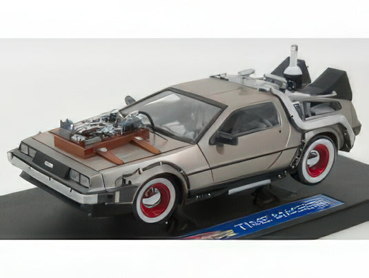 【予約】DE LOREAN タイムマシン バック・トゥ・ザ・フューチャー PART3 シルバー / Sun Star 1/18 ミニカー