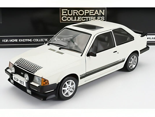 FORD ENGLAND エスコート RS 1600i 1984 ホワイト / Sun Star 1/18 ミニカー