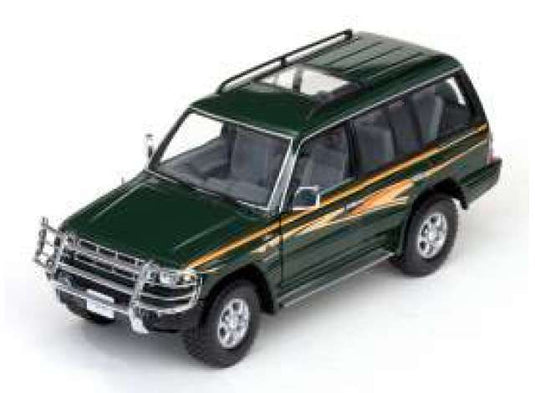 1998 Mitsubishi パジェロロング 3.5 V6 (ブッシュガード付き) グリーン/SunStar 1/18ミニカー