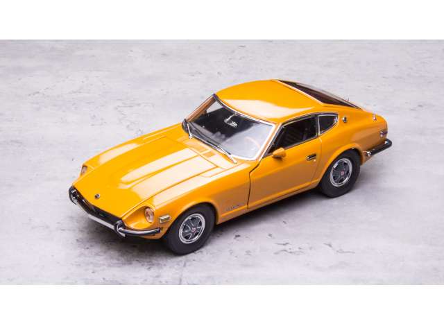 1972 Datsun 240Z クーペ オレンジ/SunStar 1/18ミニカー