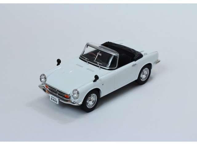 1966 ホンダ S800 コンバーチブル Diecast Sealed Body Series ホワイト/ TRIPLE9  1/18 ミニカー