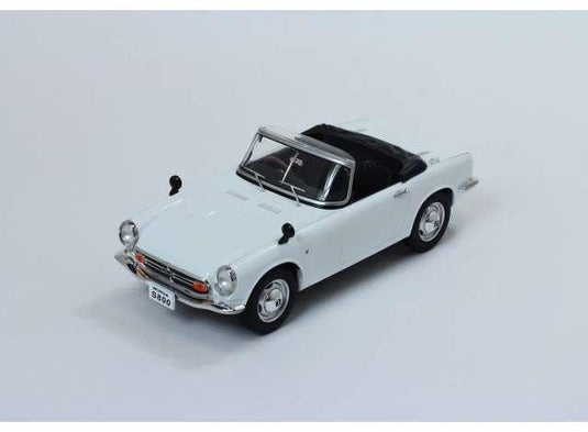 1966 ホンダ S800 コンバーチブル Diecast Sealed Body Series ホワイト/ TRIPLE9  1/18 ミニカー