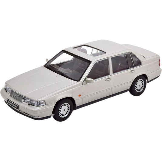 Volvoボルボ 960 1996 シルバー / TRIPLE9 1/18 ミニカー