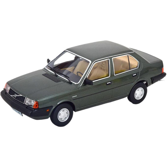 Volvoボルボ 340 1987 ダークグリーンメタリック darkgreen metallic / TRIPLE9 1/18 ミニカー