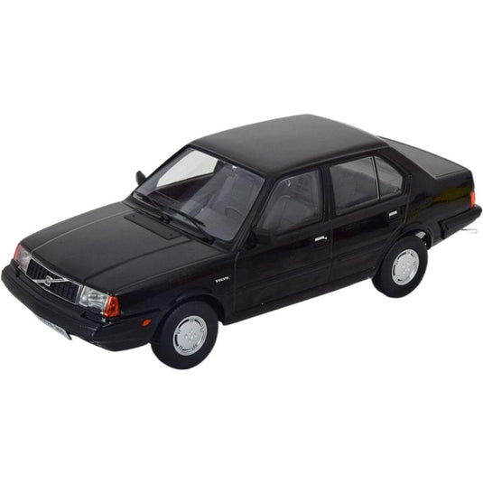 Volvoボルボ 360 1987 ブラック black / TRIPLE9 1/18 ミニカー