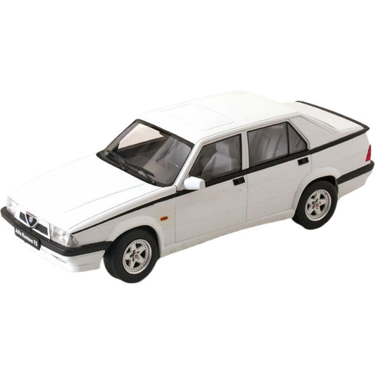 Alfa Romeoアルファロメオ 75 1991 ホワイト / TRIPLE9 1/18 ミニカー